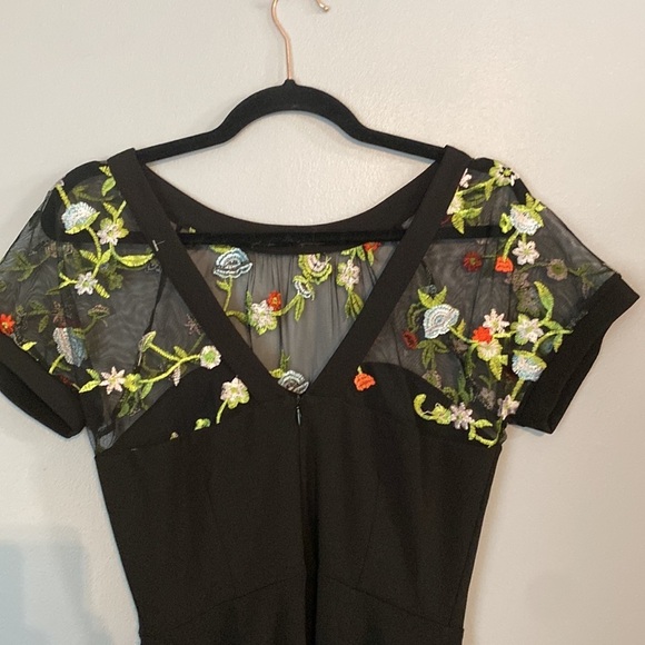 Eva Rose Pin Up style black fit & flare sheer bodice with embroidered flowers SM - Picture 4 of 5